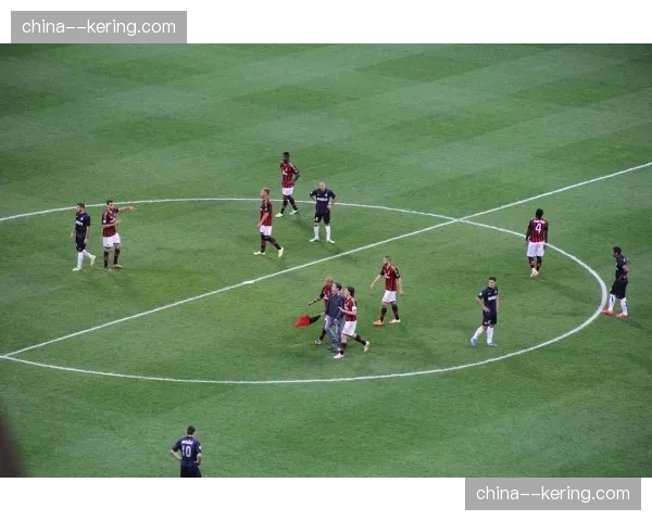 意甲“盲人足球体验日”在奥林匹克球场举行